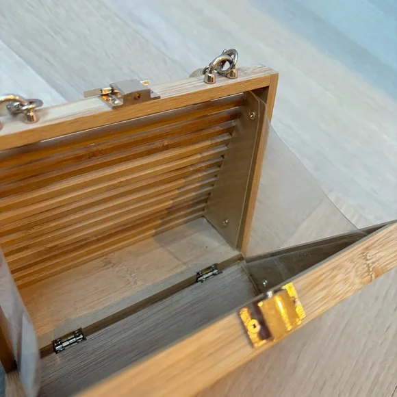 Wooden Beaded Handbag - Picture 10 of 13